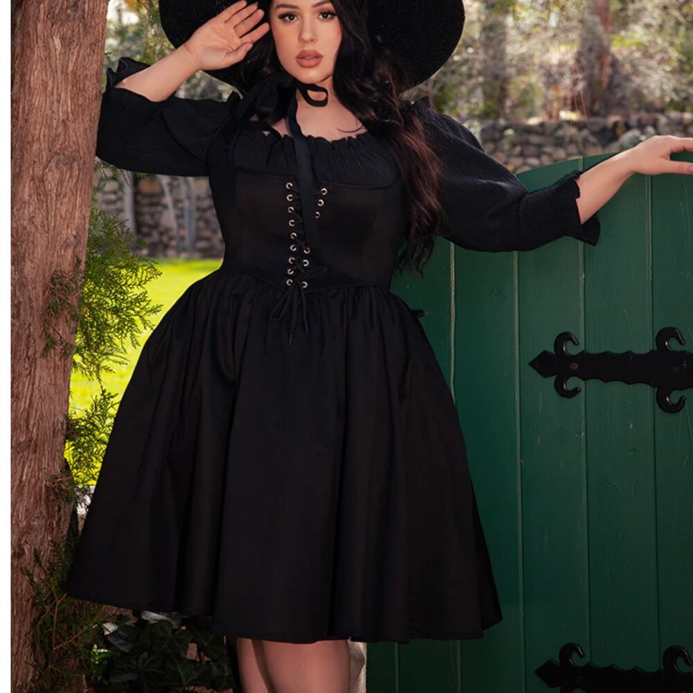 La Femme En Noir Cottage Corset Pinafore Dress